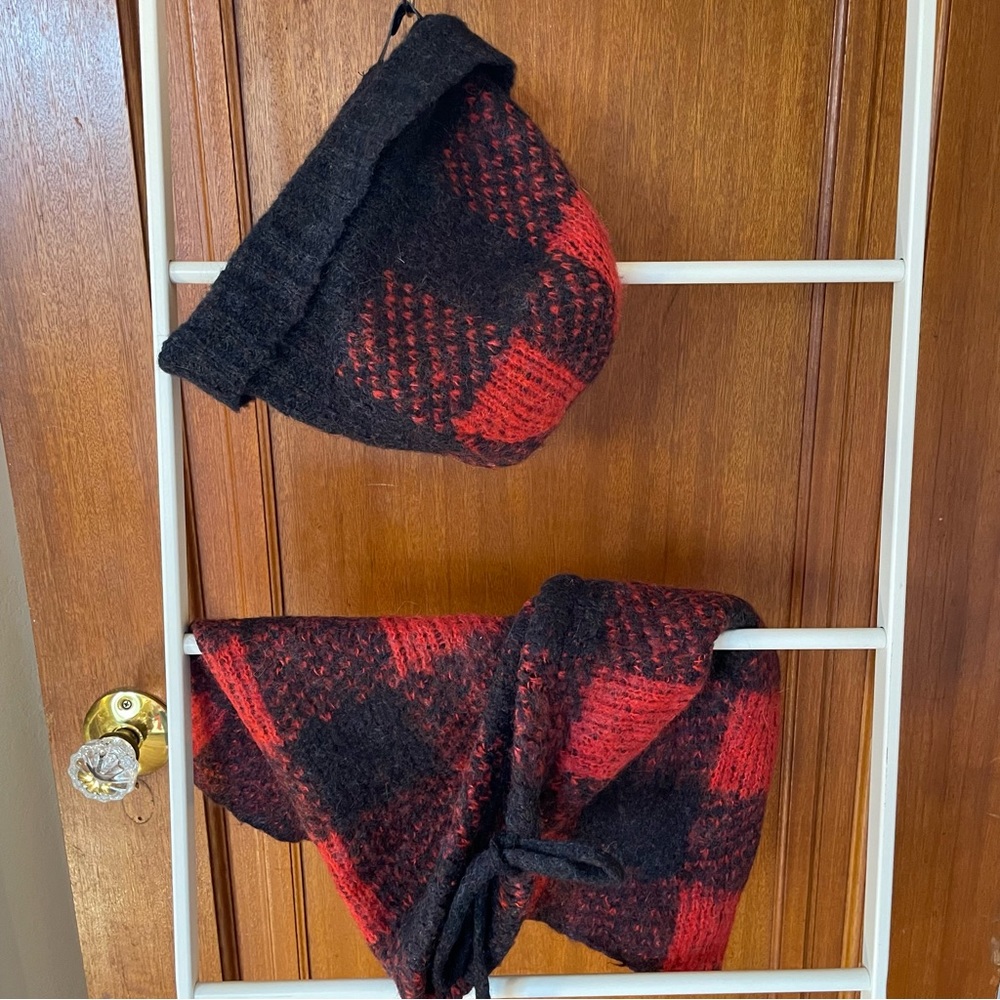 Rag & bone matching hood/cowl & beanie OS